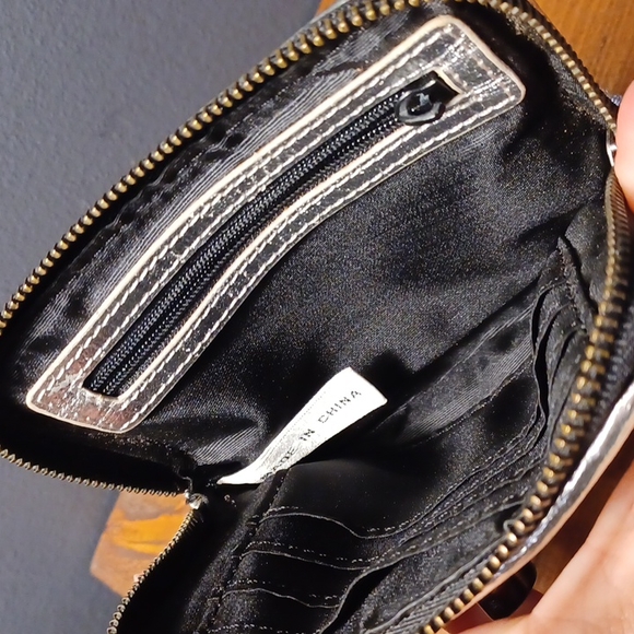 Calvin  Klein  wallet - Picture 11 of 16